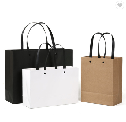 Dobra cena. Personalizowane torebki z towarami Kraft Brązowe torebki z zakupami Czarne logo drukowane w Internecie