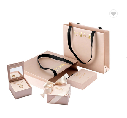 Dobra cena. Mała różowa różowa CMYK Fancy Gift Paper Bag Packaging Carrier With Ribbon Handles 230gsm w Internecie